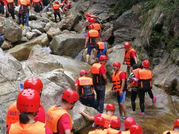凝心聚力，激情溯溪—康佑有你更精彩 
